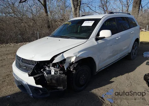 2017 Dodge Journey Crossroad Plus z USA, uszkodzony, nr VIN 3C4PDCGB4HT556984